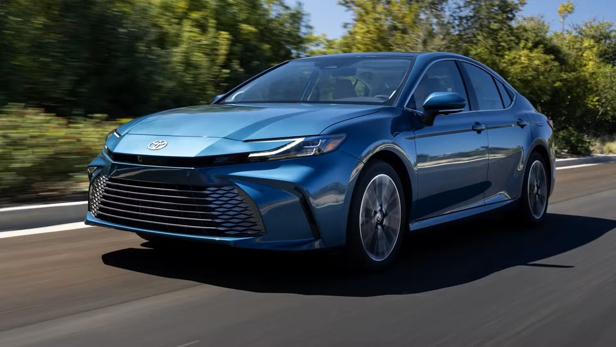 2025 Toyota Camry Hybrid