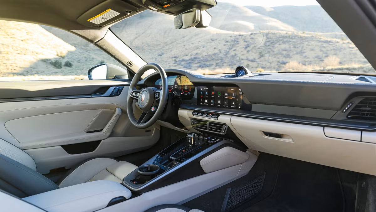 Porsche 911 2026 салон