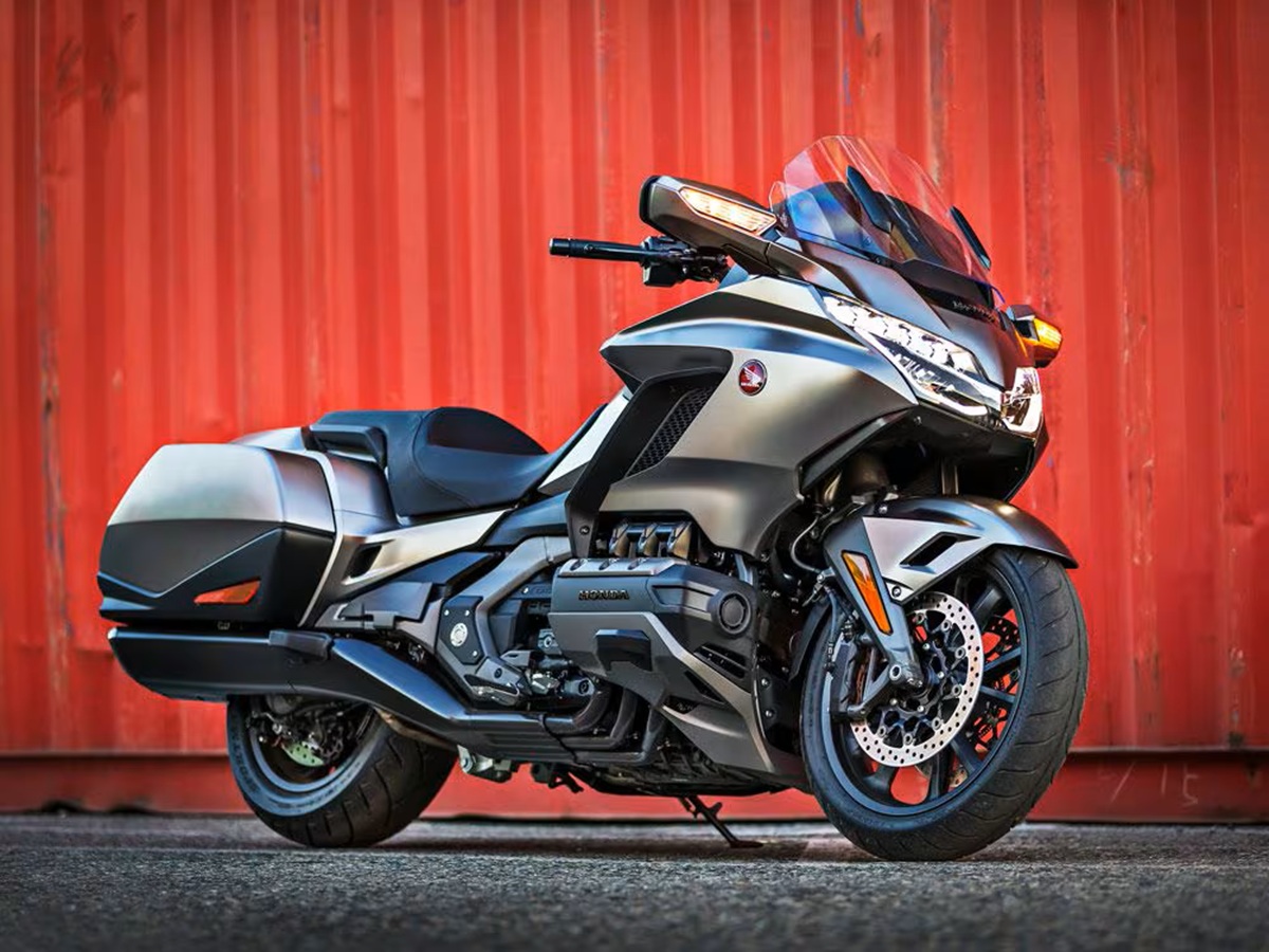 Honda Gold Wing Tour фото