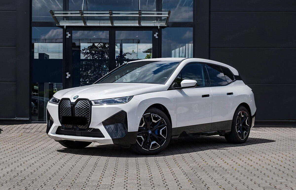 BMW iX фото