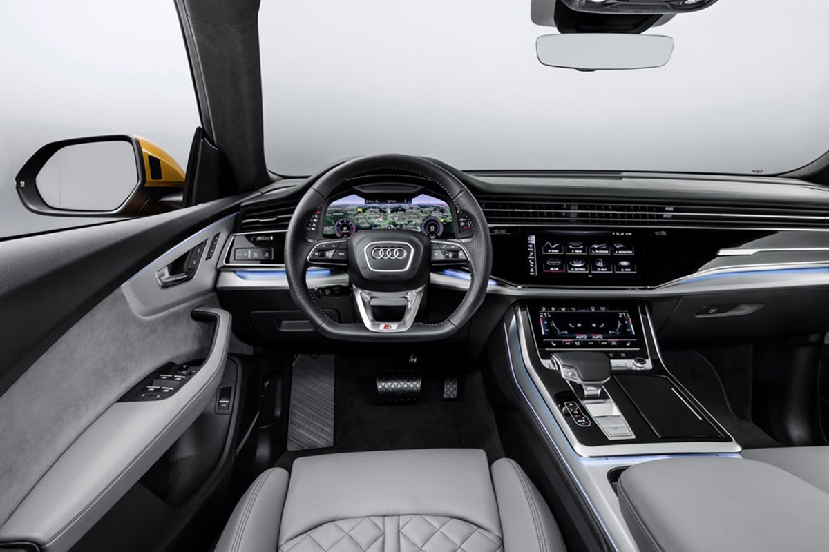 Audi Q8 салон